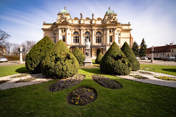 Juliusz Slowacki Theatre in Cracow, view on small garden in front
