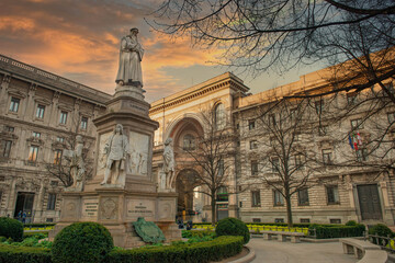 Statue of Leonardo da Vinci in in Milan