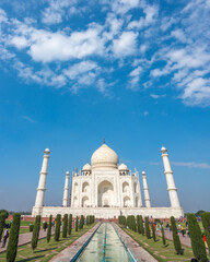 Naklejka premium Tajmahal front shot