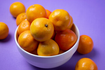 bowl of oranges