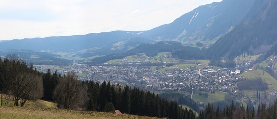Fototapeta premium Viechtach im Frühjahr von Kronberg