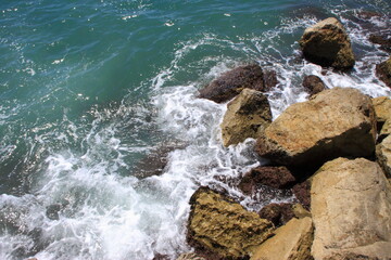 Rompeolas en la costa de Sitges