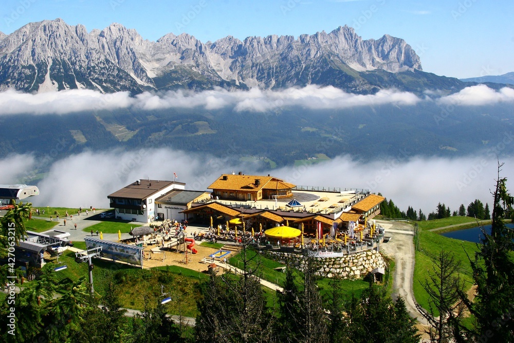 Wall mural Blick auf die Berglandschaft in Tirol