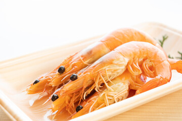 茹でたエビ　生食用