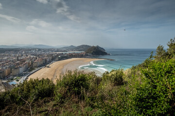 Fototapeta premium The beach of San Sebastian, Pais Vasco 