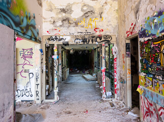 Ruine des verlassenen Sanatoriums im Tessin