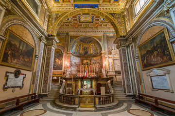 Fototapeta na wymiar Interior sight in the Basilica of Santa Francesca Romana, in Rome, Italy. 