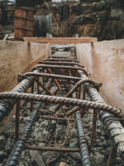 Acero de construcción y madera 