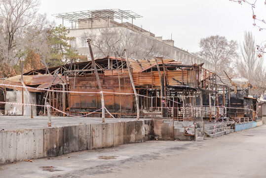 Consequences of the fire of shopping malls. Burnt-out market near the Feodosiya embankment. All that remains after the fire.