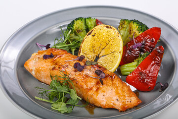 Roasted salmon fillet with vegetables