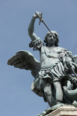 statue château Saint-Ange