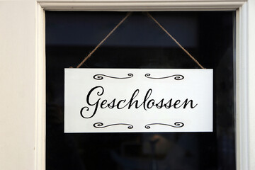 geschlossen schild an tür