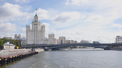 Obraz premium Kotelnicheskaya Embankment: House 1/15.Great Bridge Ustyinsky.Moskvoretskaya embankment
