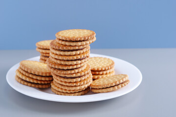 Cookies with cream filling