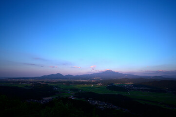 Obraz premium 母塚山より望む大山
