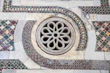 beautiful Cosmatesque mosaic that extends over the entire surface of the Basilica of San Lorenzo...