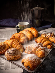 croissant y pasteles