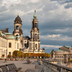 Obraz premium Bruhl Terrace in Dresden under dramatic sky