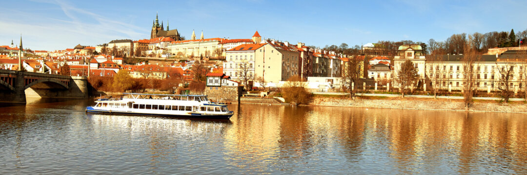 iew on St. Vitus Cathedral and Prague Castle across Vltava river