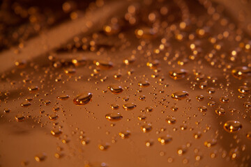 foto gocce di acqua su fondi colorati