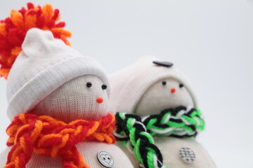 pupazzi di neve con cappellino