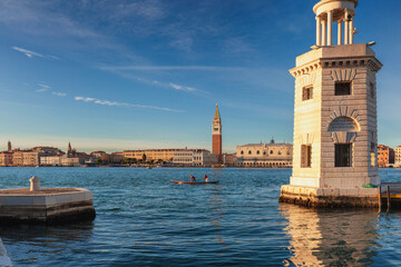 Fototapeta premium Venezia. Veduta dal faro della marina dell' Isola di San Giorgio Maggiore vesso San Marco