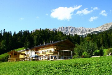 Blick auf die Bergwelt des Wilden Kaisers in Tirol