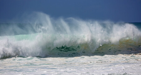 Breaking wave - Oahu, Hawaii