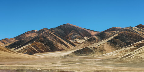 Natural scenery of grasslands and mountains in the Tibetan plateau