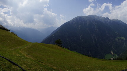 Panoramen am Meraner Höhenweg zwischen Naturnes und dem Hochganghaus, Texelgruppe, Südtirol.