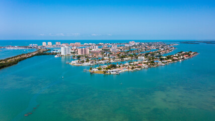 Prachtig Clearwater Beach Florida gezien vanaf een luchtfoto op afstand