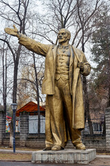 Naklejka premium Almaty, Kazakhstan - March 23, 2021: Lenin monument in the park