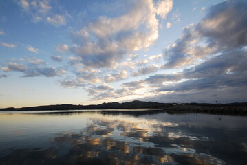 Obraz premium Tramonto sulle isole dell'Arcipelago di La Maddalena