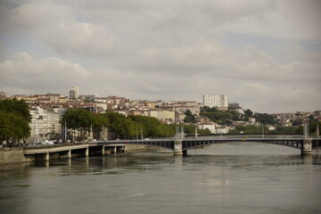 Fototapeta na wymiar Blick über die Rhone auf Lyon
