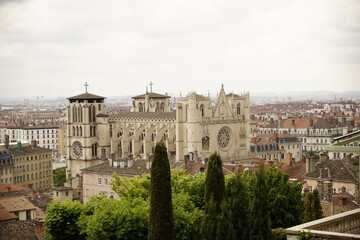 Fototapeta na wymiar Blick auf Kathedrale Saint-Jean-Baptiste de Lyon