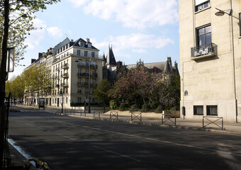 Fototapeta na wymiar PARIS, first lockdown