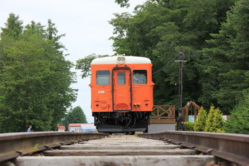 Naklejka premium オレンジ色の電車