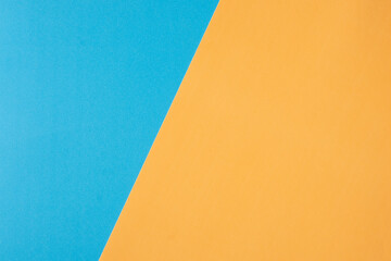A simple composition in 2 colors