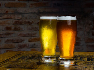 Pintas de cerveza fría