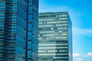 高層ビルの窓、オフィスビル群, © hirota