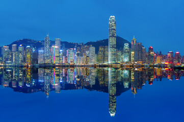 Obraz premium Victoria Harbor of Hong Kong at night