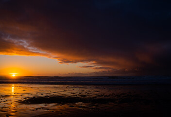Fototapeta na wymiar Sunset on the Oregon coast.