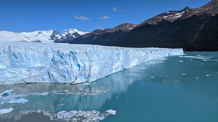 Obraz premium lake and mountains