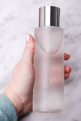 Toner with peptides in hand