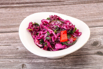 Pickled red cabbage with herbs