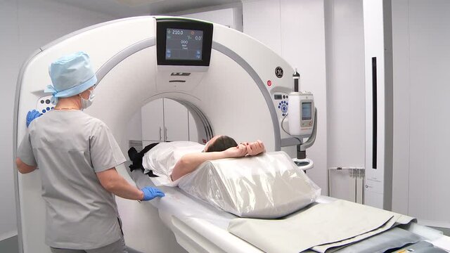 the study of a cancer patient on a tomograph