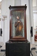 Napoli - Statua di Beato Egidio nella Basilica di Santa Maria alla Sanità