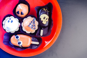 Festive Halloween cupcakes