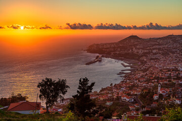 Madeira - Sonnenuntergang über Funchal