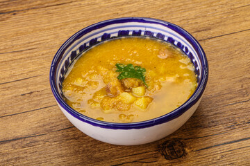 Pea soup with smoked meat